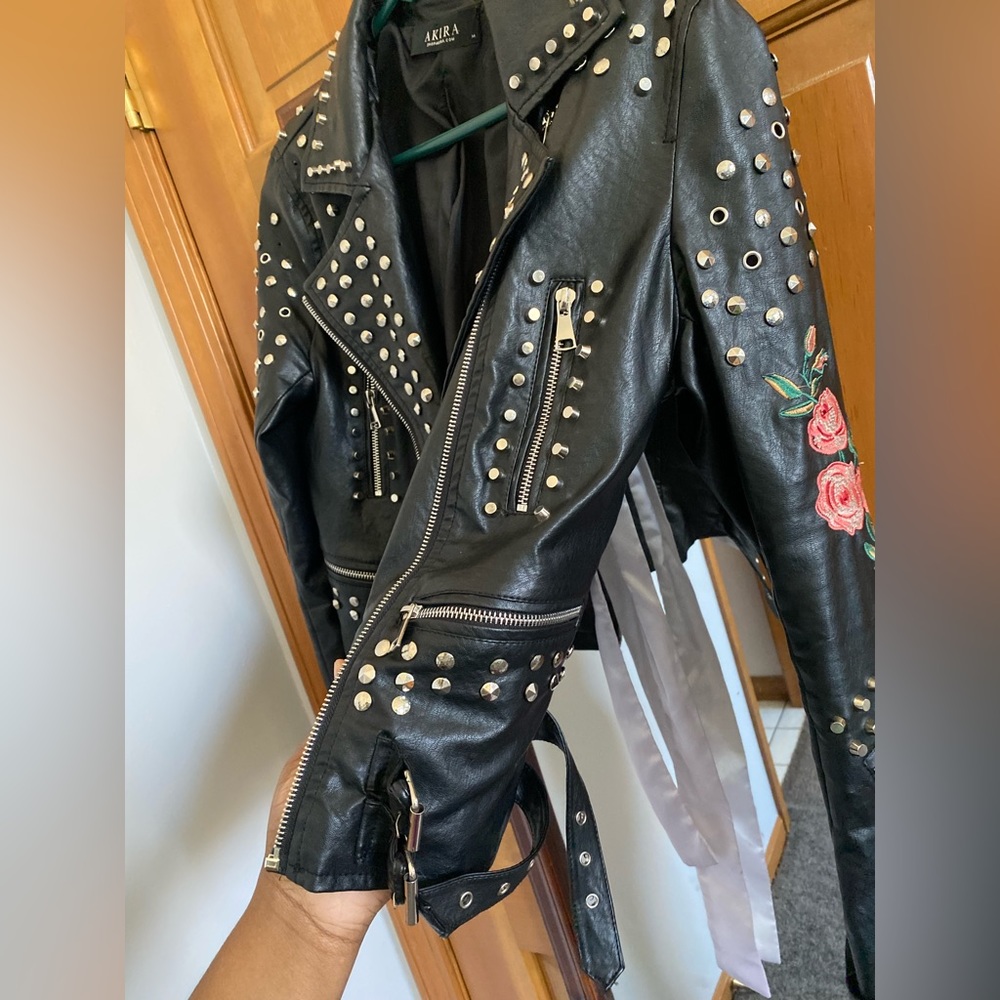 Leather jacket - Picture 2 of 6